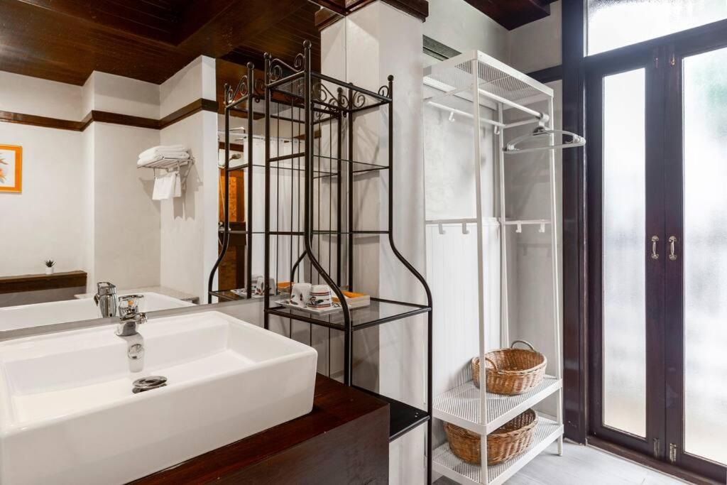 Sclass Villa & Swimming Pool , 10 Min From Airport Чиангмай Екстериор снимка
